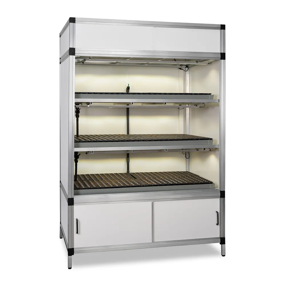 Metro Duo kweekkast, deuren open, met de 3 planken kweekbakken onder Sanlight Flex II LED-balken